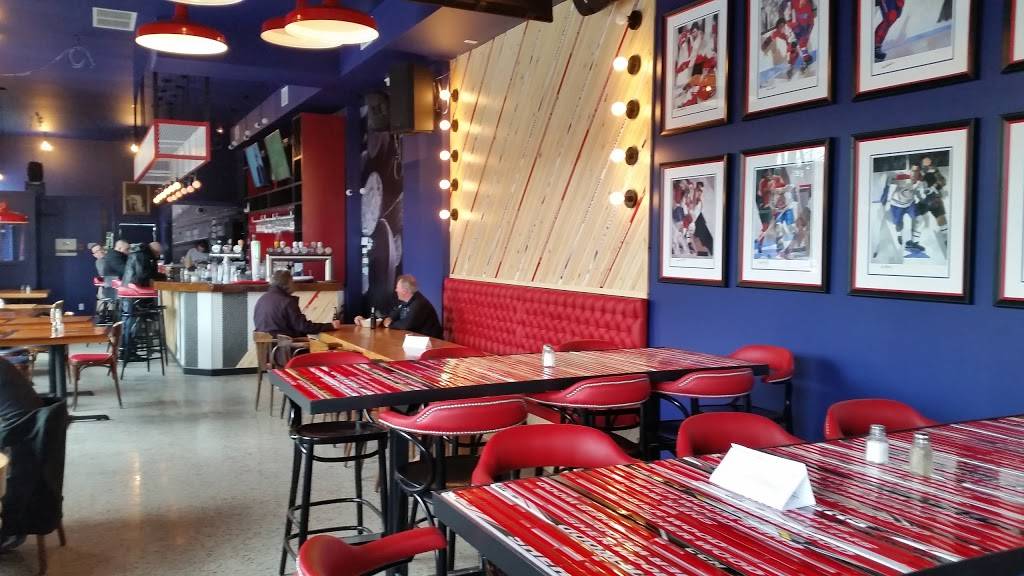 Brasserie Capri | restaurant | 2687 Rue Wellington, Montréal, QC H3K 1X8, Canada | 5149350228 OR +1 514-935-0228