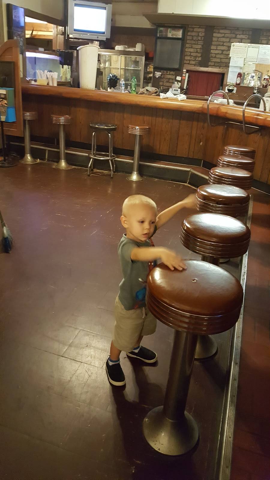 Country Inn | restaurant | 11947 Lincoln Way W, Massillon, OH 44647, USA | 3308337180 OR +1 330-833-7180