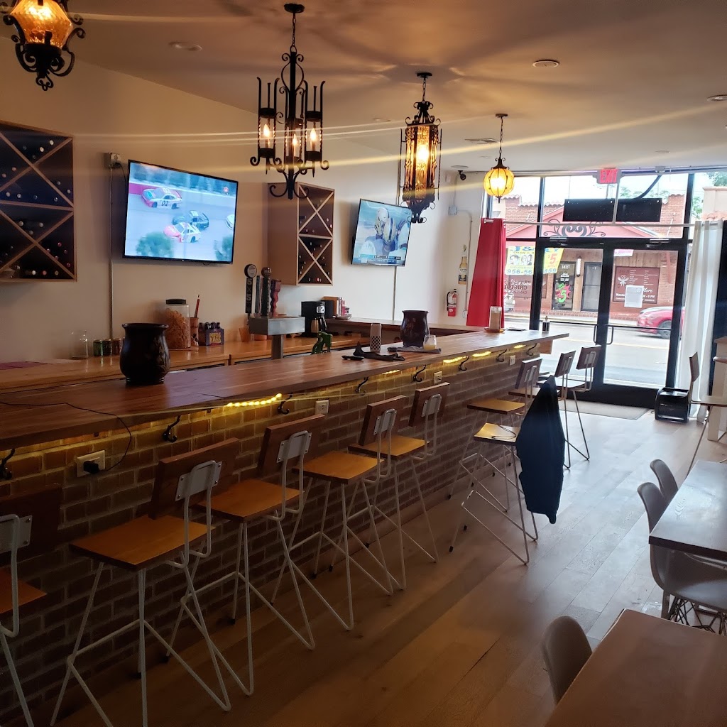 Cristobals Cantina y Cocina | restaurant | 515 N Conway Ave, Mission, TX 78572, USA | 9565987307 OR +1 956-598-7307