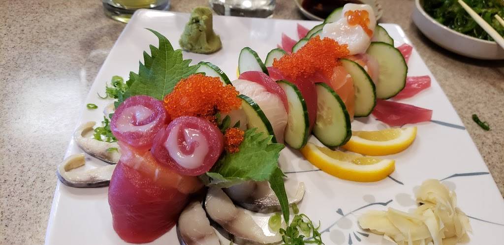 Mobo Sushi | restaurant | 105 River St S, Santa Cruz, CA 95060, USA | 8314251700 OR +1 831-425-1700