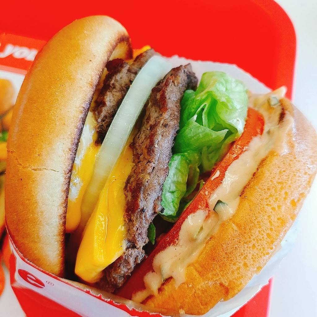 In-N-Out Burger | restaurant | 2001 Alta Arden Expy, Sacramento, CA 95825, USA | 8007861000 OR +1 800-786-1000