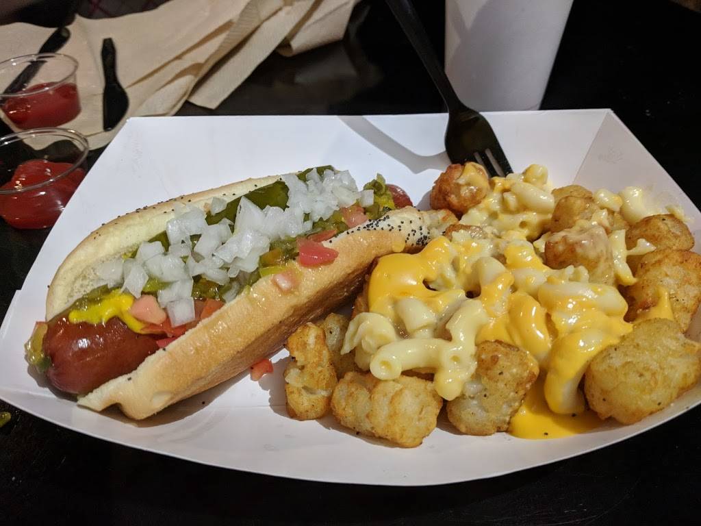 Doghouse | restaurant | 2527 Edgewater Dr, Orlando, FL 32804, USA | 4074125409 OR +1 407-412-5409