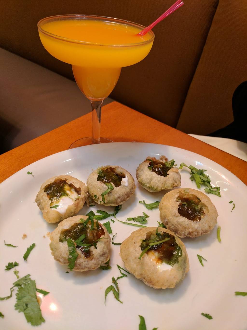 Bollywood Bites | restaurant | 1051 Gayley Ave, Los Angeles, CA 90024, USA | 3108241046 OR +1 310-824-1046