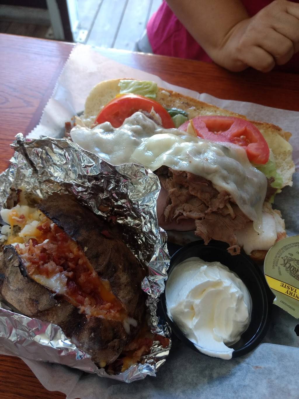 The Pointe at Lake Gaston | restaurant | 1865 Eaton Ferry Rd, Littleton, NC 27850, USA | 2525860466 OR +1 252-586-0466