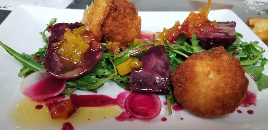 LUNA Food & Wine | restaurant | 9 S Atlantic Ave, Cocoa Beach, FL 32931, USA | 3216135796 OR +1 321-613-5796