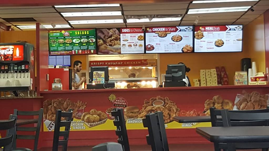 Dawg Haus | restaurant | 4045 Fowler St, Fort Myers, FL 33901, USA | 2392819699 OR +1 239-281-9699