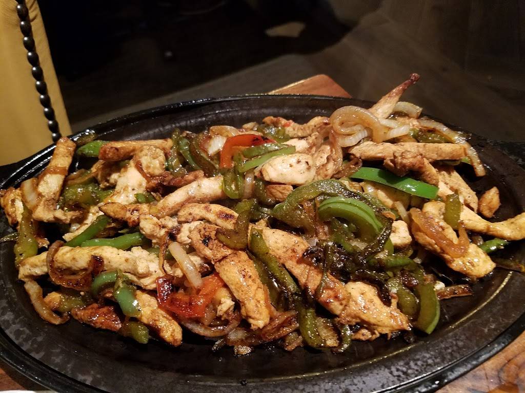 Puerto Vallarta | restaurant | 98 Newtown Rd, Danbury, CT 06810, USA | 2038269884 OR +1 203-826-9884