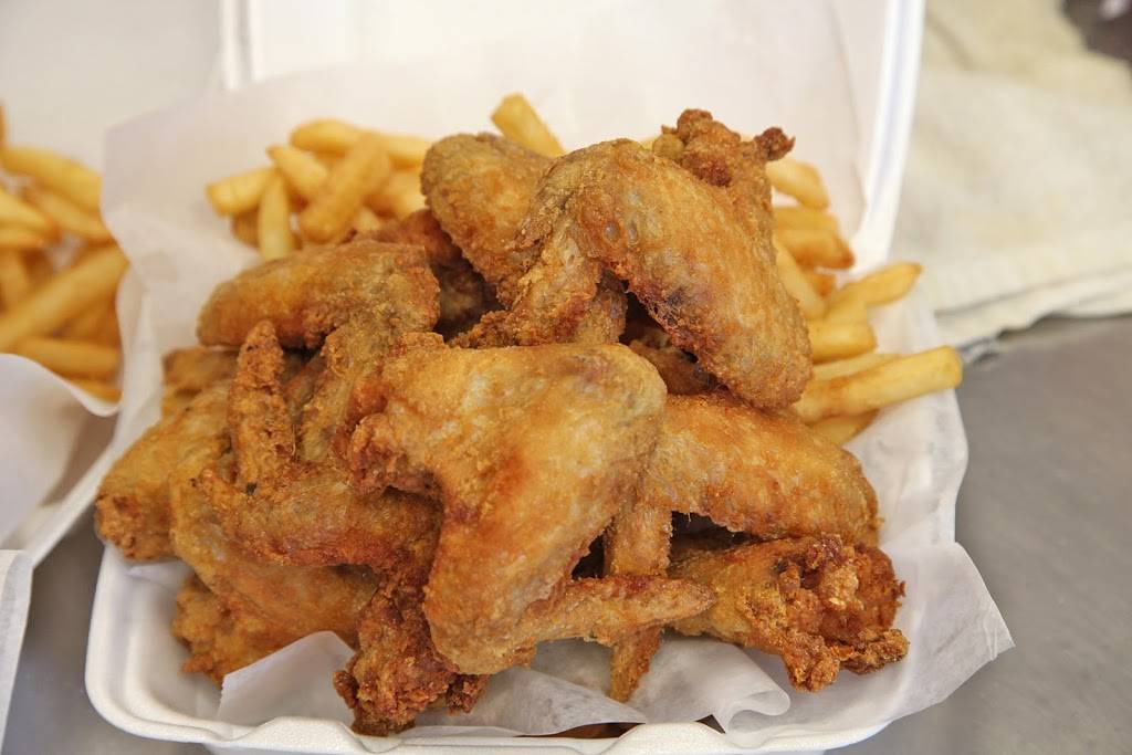 J J Fish & Chicken | restaurant | 1955 W Capitol Dr, Milwaukee, WI 53206, USA | 4148734747 OR +1 414-873-4747