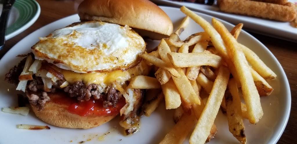 Applebees Grill + Bar | restaurant | 547 E State St, Athens, OH 45701, USA | 7405922606 OR +1 740-592-2606