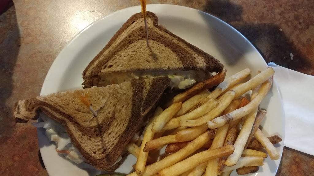 Headliners Bar & Grill | restaurant | 2788 Towne Ct, Neenah, WI 54956, USA | 9208860474 OR +1 920-886-0474