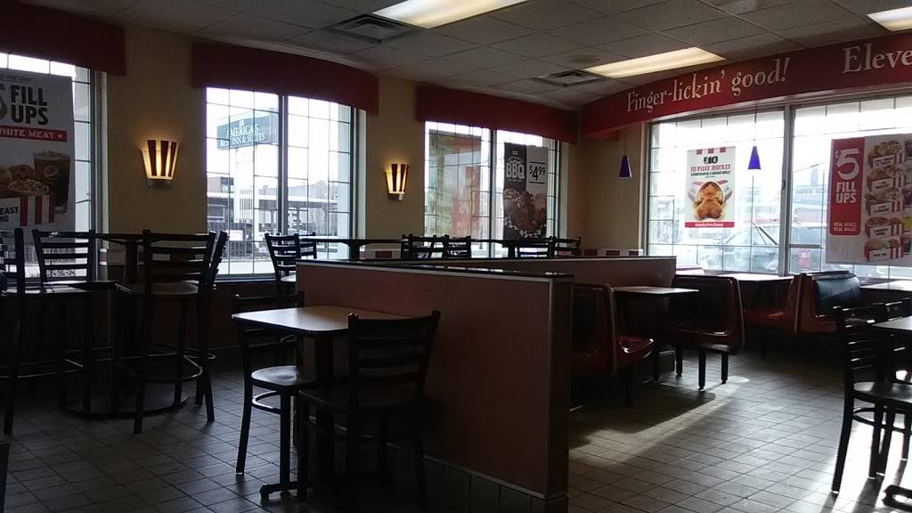 KFC | restaurant | 410 E University Ave, Urbana, IL 61801, USA | 2173283379 OR +1 217-328-3379