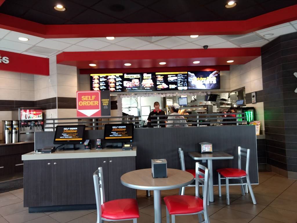 HARDEES | restaurant | 27320 Wesley Chapel Blvd, Wesley Chapel, FL 33544, USA | 8138037215 OR +1 813-803-7215