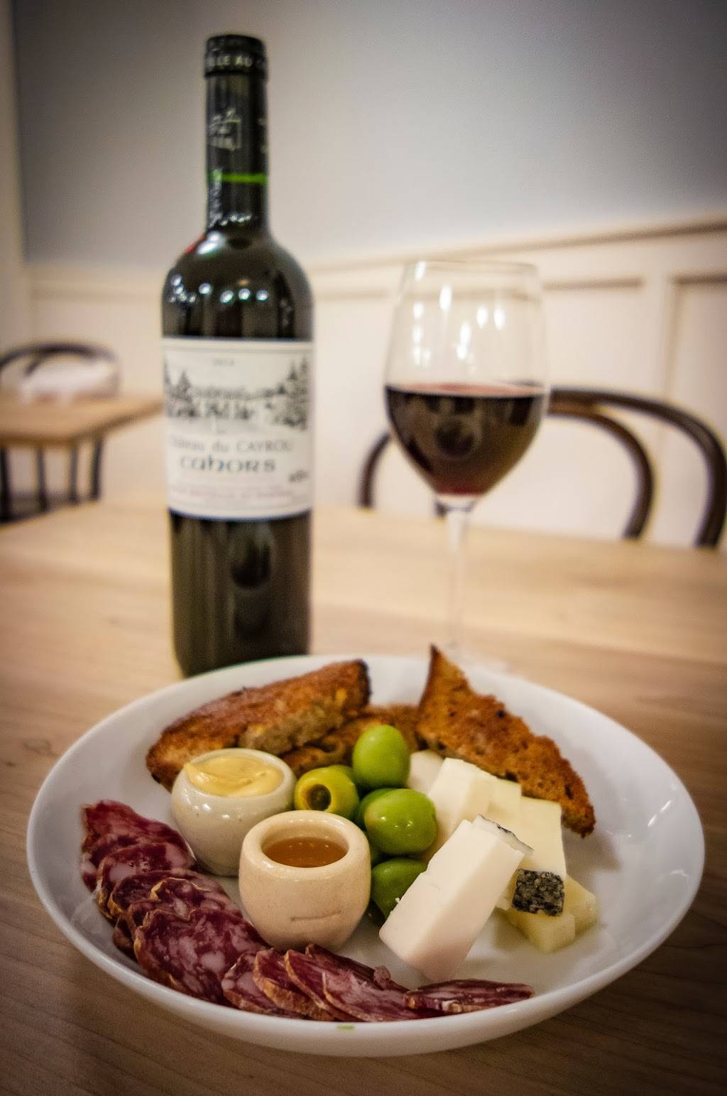 The Heights | restaurant | 11 N Allen St, Madison, WI 53726, USA | 6084055500 OR +1 608-405-5500