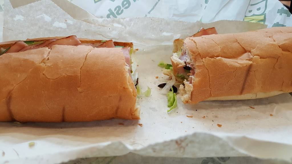 Subway Restaurants | restaurant | 107-28 Continental Ave, Forest Hills, NY 11375, USA | 7182680315 OR +1 718-268-0315
