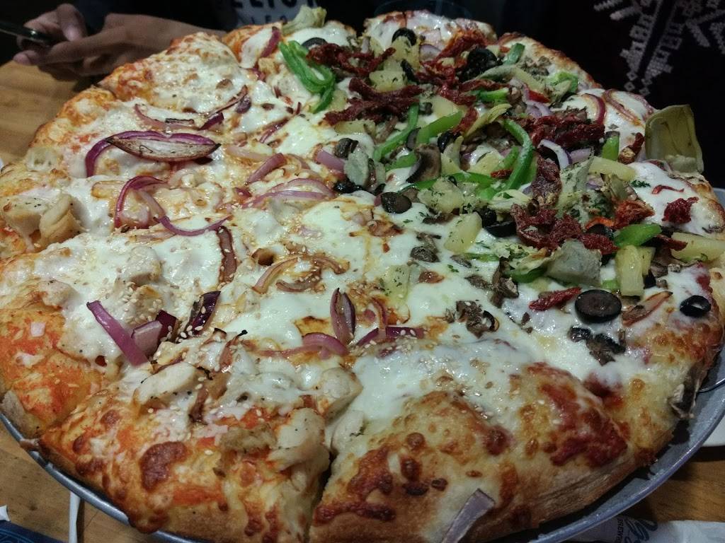 Oggis | restaurant | 2595 E Chapman Ave, Fullerton, CA 92831, USA | 7145264447 OR +1 714-526-4447