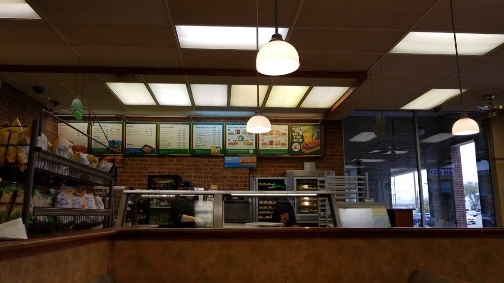 Subway | restaurant | 4921 Vine St, St Bernard, OH 45217, USA | 5132425822 OR +1 513-242-5822