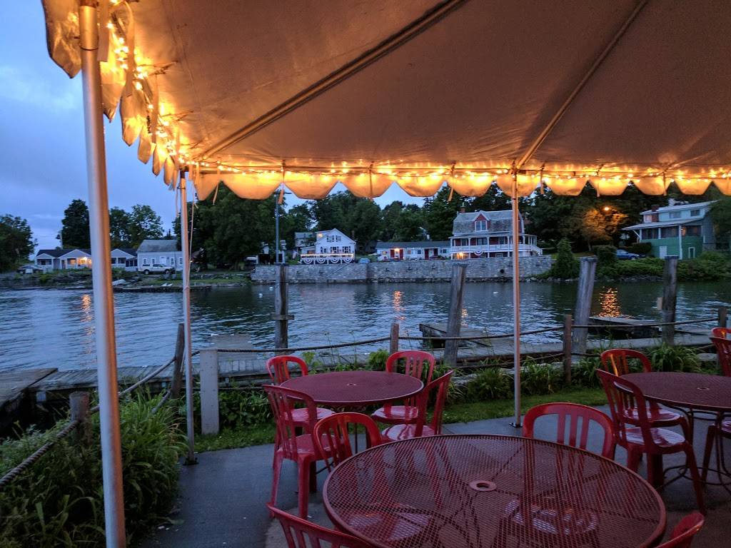 Old Dock House & Marina | restaurant | 2754 Essex - Charlotte Ferry, Essex, NY 12936, USA | 5189634232 OR +1 518-963-4232