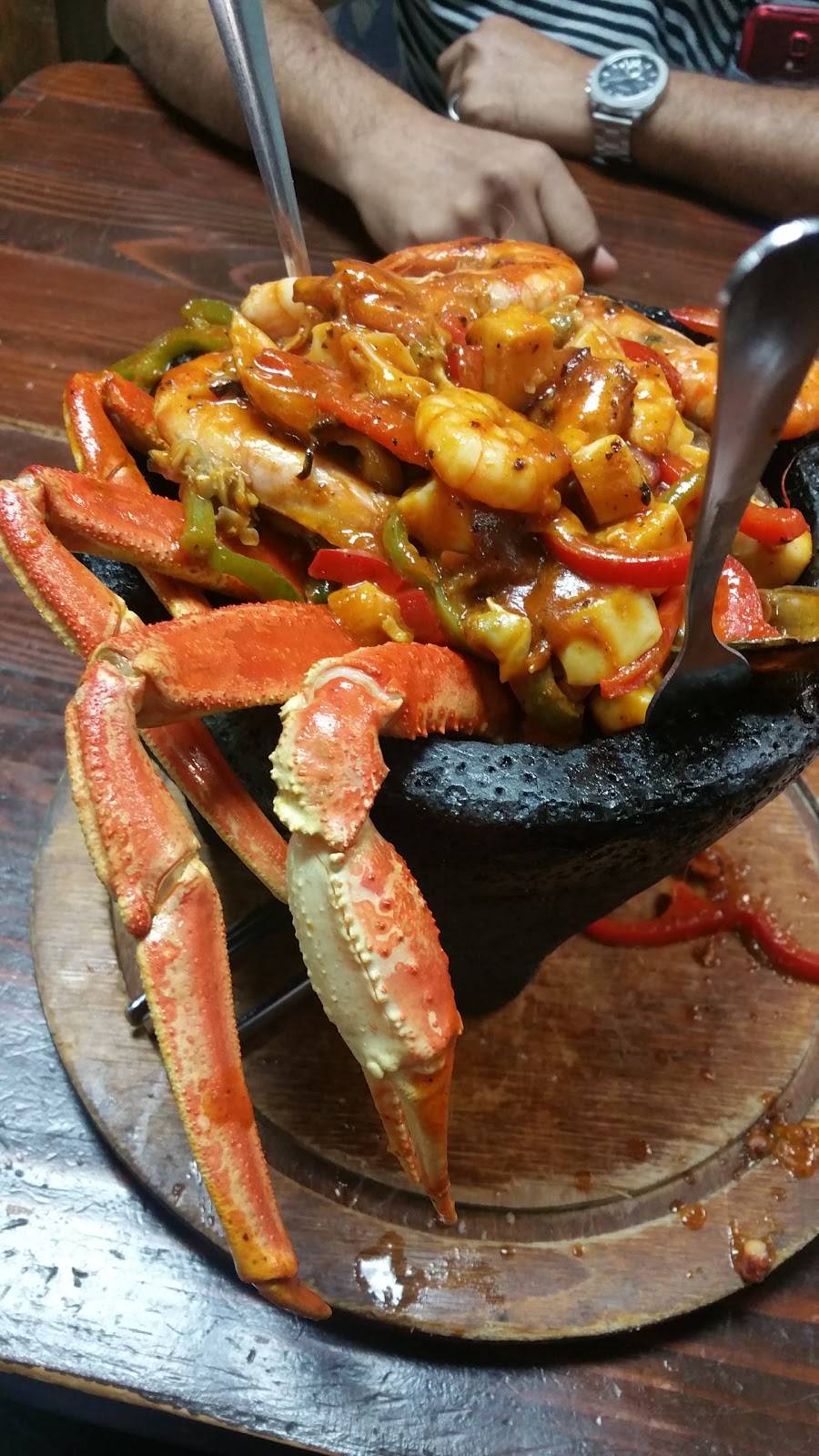 Las Islitas | restaurant | 550 S Cherokee Ln, Lodi, CA 95240, USA | 2092245185 OR +1 209-224-5185