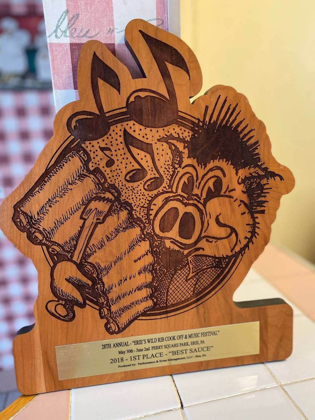 Mama Mias | restaurant | 10703 W Pleasant Valley Rd, Parma, OH 44130, USA | 4408881881 OR +1 440-888-1881