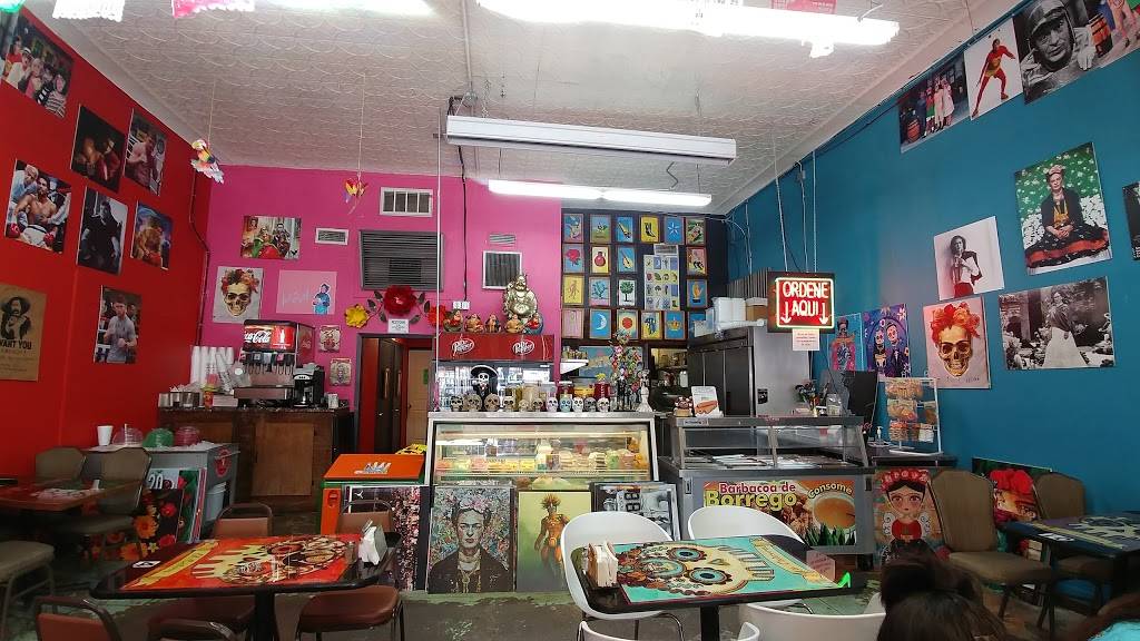 Tienda Choris | restaurant | 833 W Jefferson Blvd, Dallas, TX 75208, USA | 2149421400 OR +1 214-942-1400