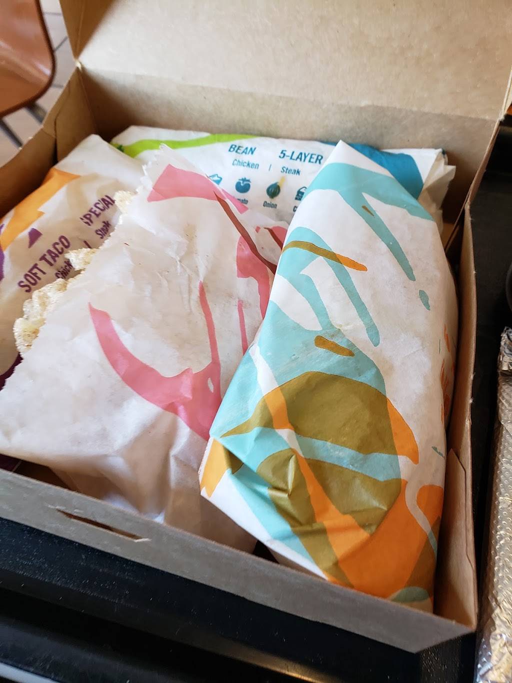 Taco Bell | meal takeaway | 8602 Dixie Hwy, Louisville, KY 40258, USA | 5029331439 OR +1 502-933-1439