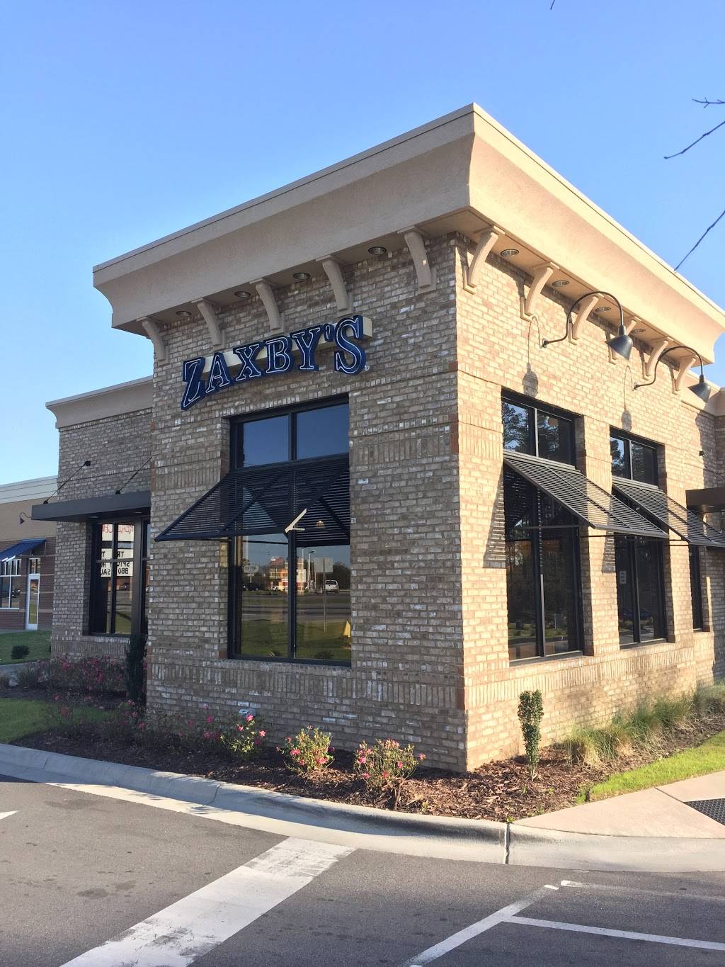 Zaxbys Chicken Fingers & Buffalo Wings | restaurant | 9556 Cliffdale Rd, Fayetteville, NC 28304, USA | 9104917100 OR +1 910-491-7100