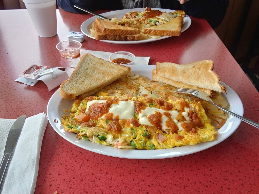 Chris Hamburgers | restaurant | 3950 Slauson Ave, Maywood, CA 90270, USA | 3235881607 OR +1 323-588-1607