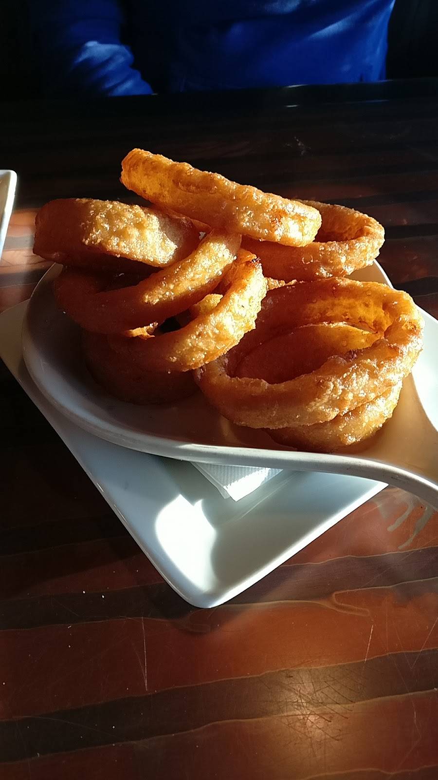 Tin Cup Sports Grill | restaurant | 1540 North Service Rd W, Oakville, ON L6M 4A1, Canada | 9054691441 OR +1 905-469-1441