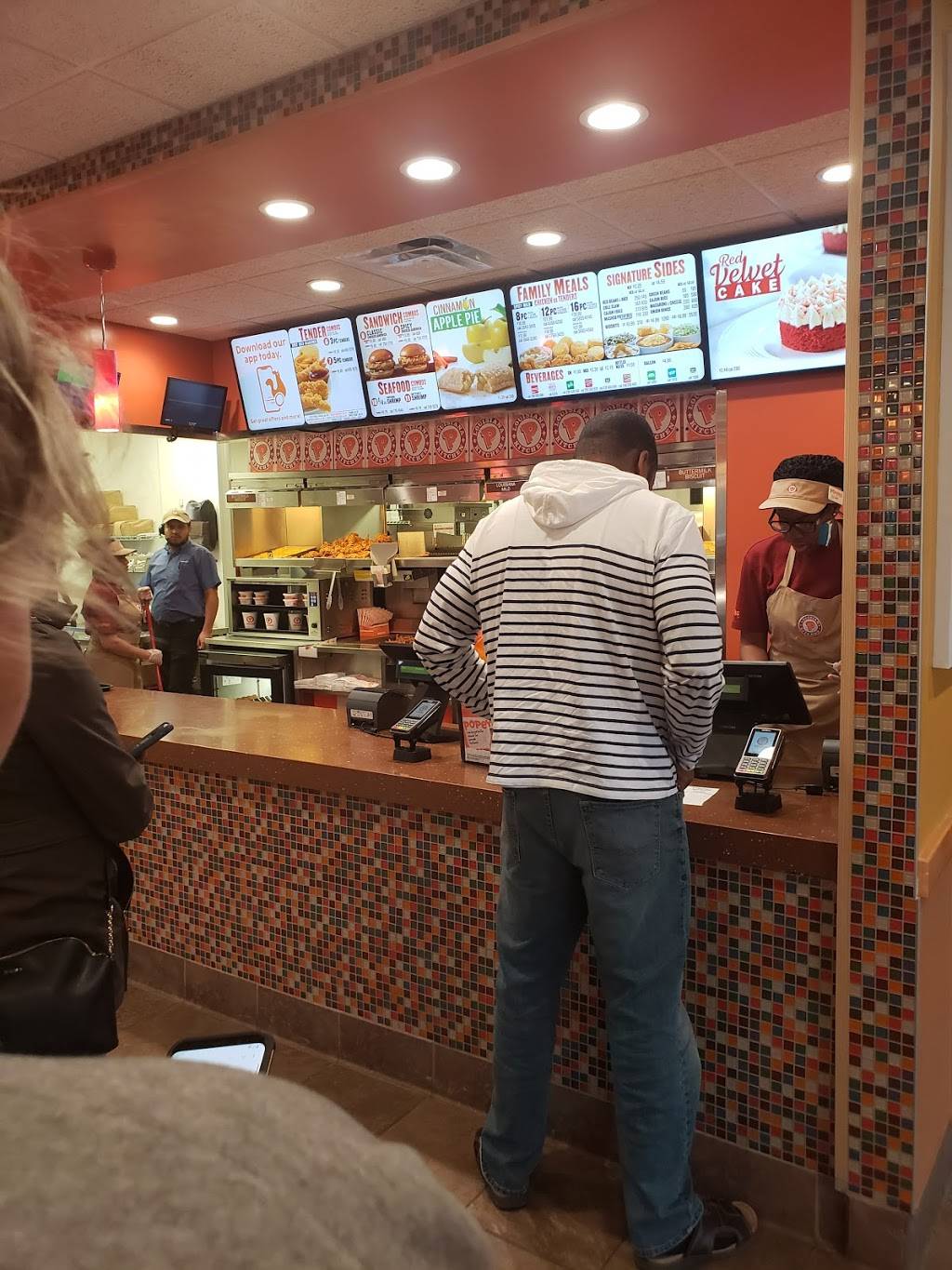 Popeyes Louisiana Kitchen | restaurant | 6241 Washington Blvd, Elkridge, MD 21075, USA | 4439241917 OR +1 443-924-1917