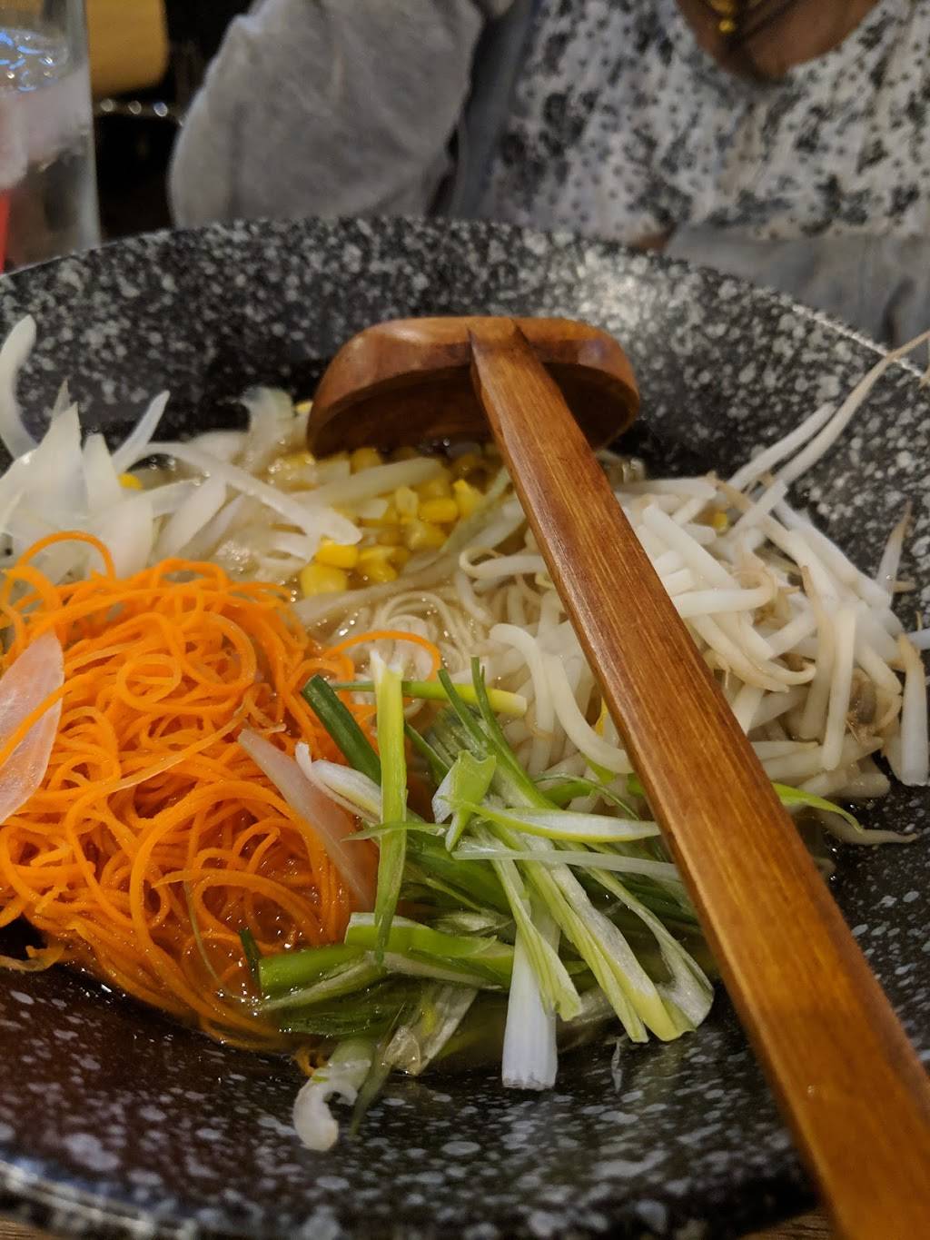 Maguro Sushi and Ramen | restaurant | 3855 W Ray Rd ste 6, Chandler, AZ 85226, USA | 4807926888 OR +1 480-792-6888