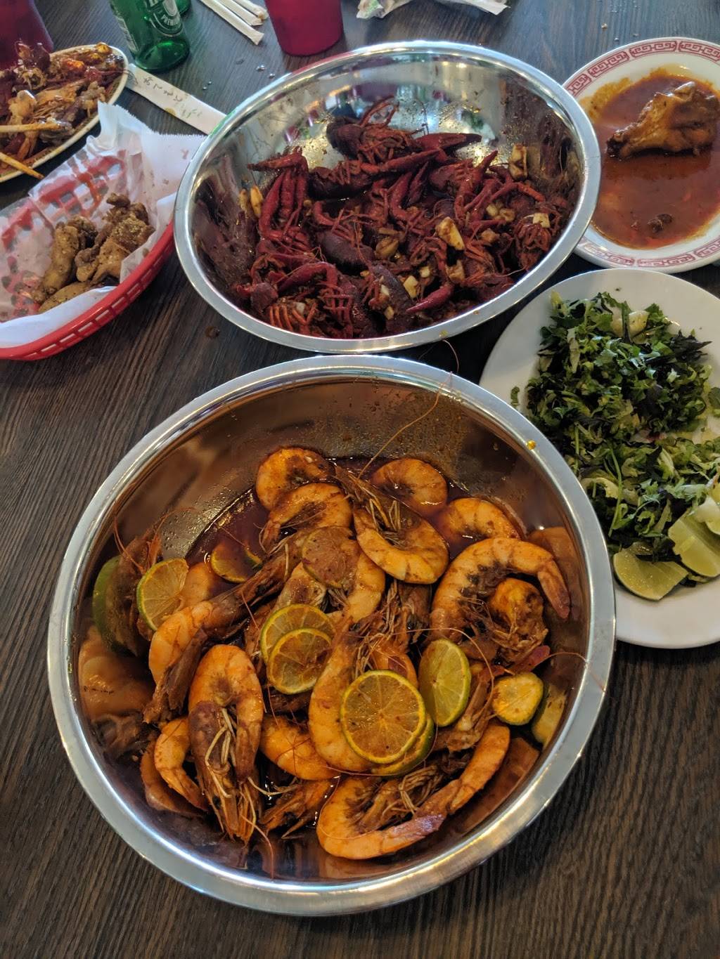 Cajun Crawfish Stop | restaurant | 405 N Vincent Ave, Covina, CA 91722, USA | 6266991077 OR +1 626-699-1077