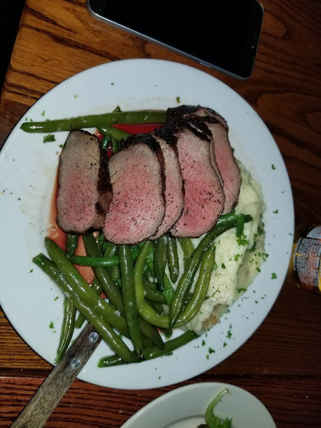 The Cabin | restaurant | 1172 Knollwood Rd, White Plains, NY 10603, USA | 9145926682 OR +1 914-592-6682