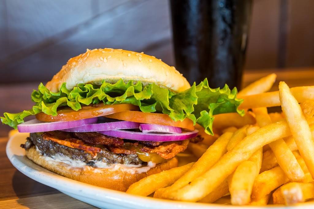 Driftwood Restaurant & Lounge | restaurant | 179 N Hemlock St, Cannon Beach, OR 97110, USA | 5034362439 OR +1 503-436-2439