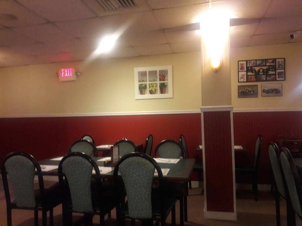 Dimitris Pizza | restaurant | 599 Main St, Watertown, CT 06795, USA | 8602747709 OR +1 860-274-7709