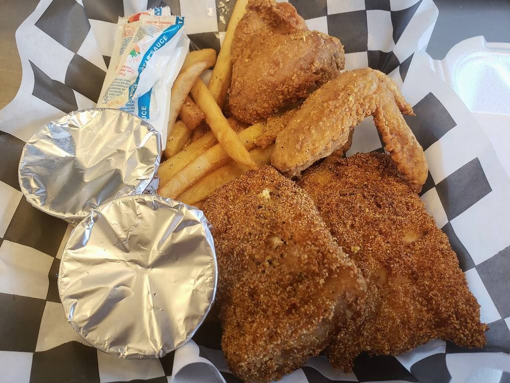 Oms Chicken n Fish n Burger | restaurant | 2702 E Washington Ave, Madison, WI 53704, USA | 6082861804 OR +1 608-286-1804