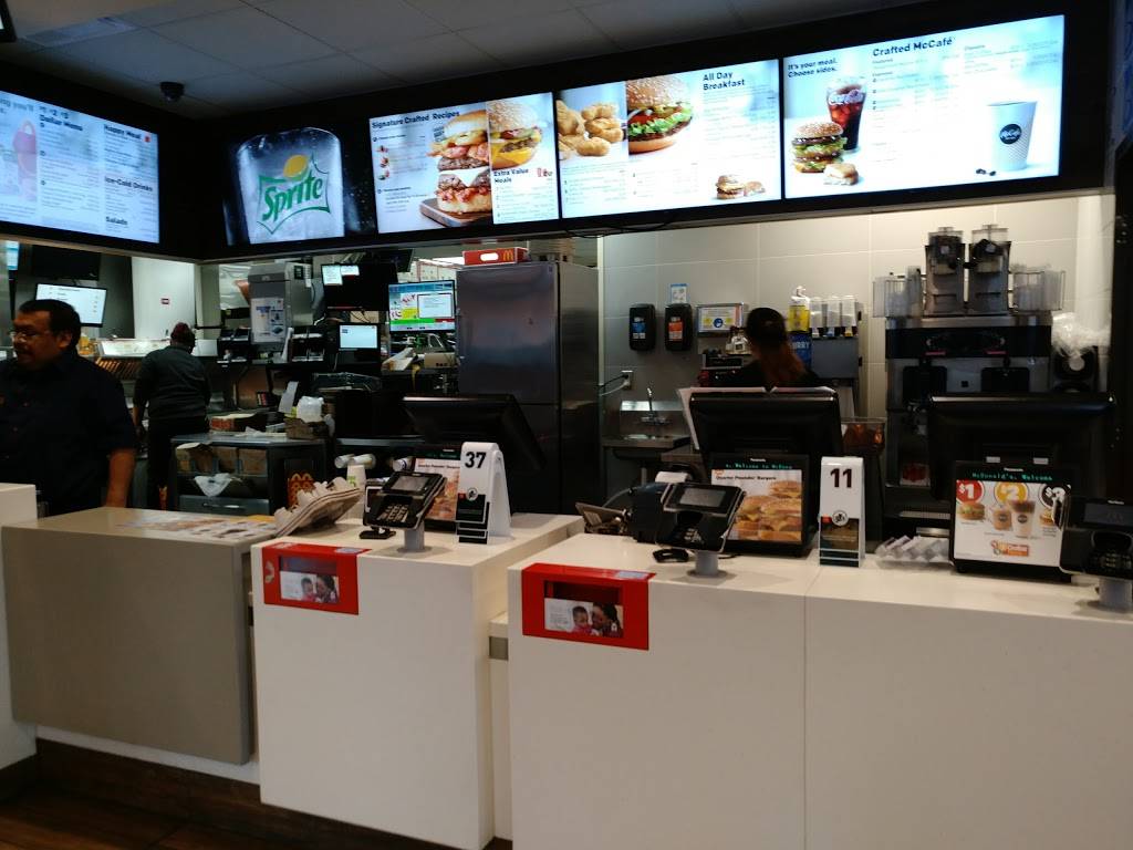 McDonalds | cafe | 3802 Gaston Ave, Dallas, TX 75246, USA | 2148274021 OR +1 214-827-4021