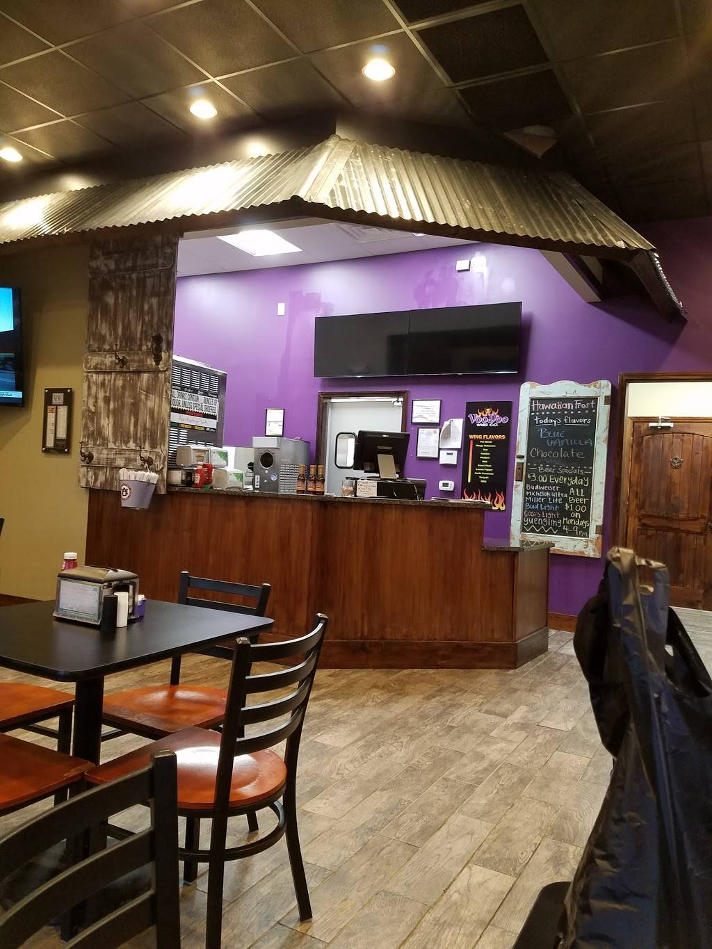 VooDoo Wing Company | restaurant | 2059 S College St, Auburn, AL 36832, USA | 3343297777 OR +1 334-329-7777