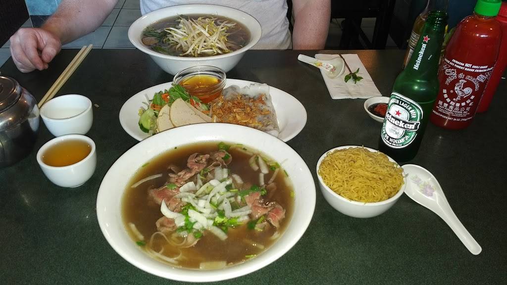 Pho Dau Bo | restaurant | 301 King St E, Kitchener, ON N2G 2L3, Canada | 5195688904 OR +1 519-568-8904