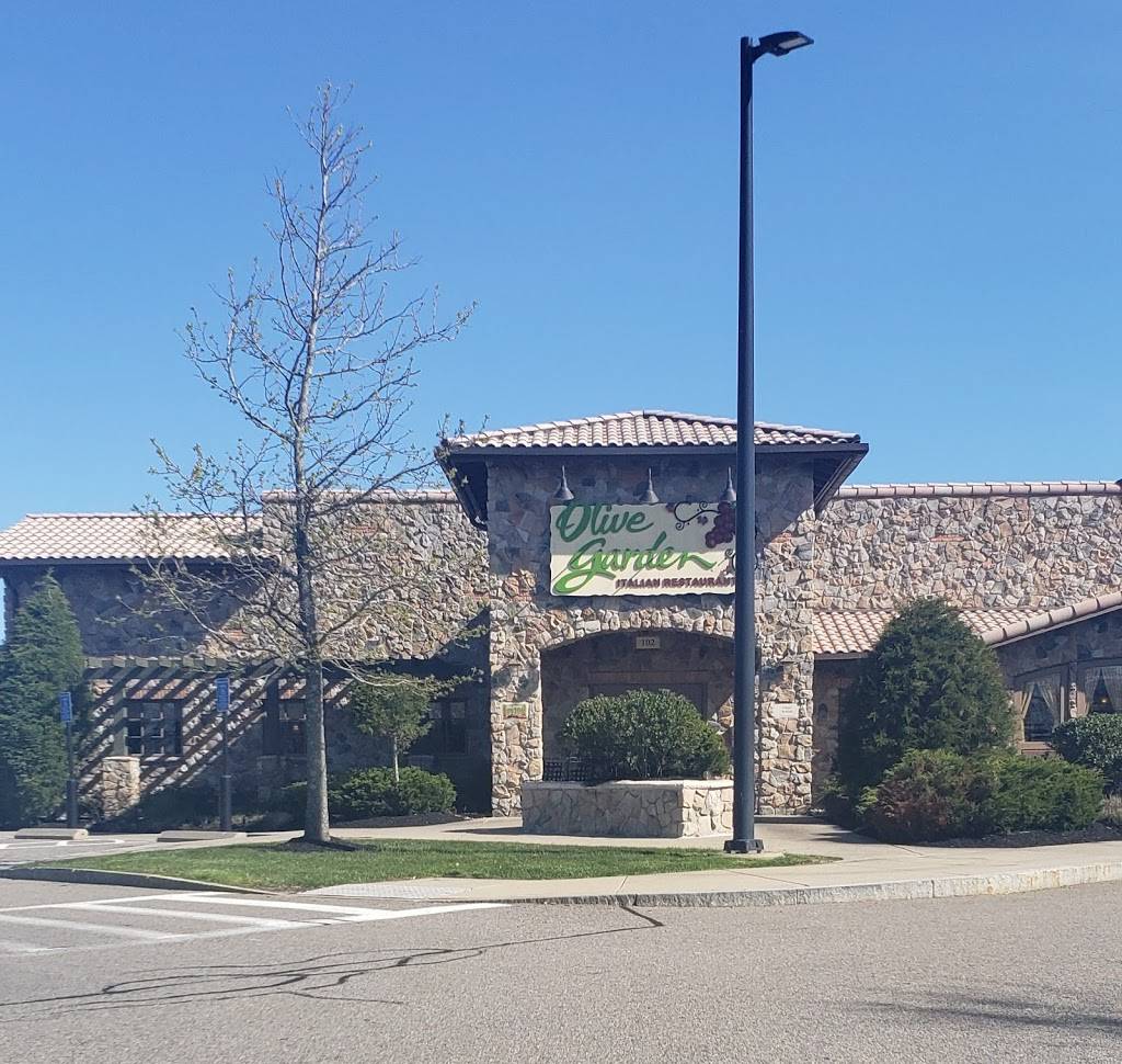 Olive Garden Italian Restaurant | meal takeaway | 102 Colony Pl, Plymouth, MA 02360, USA | 5087465043 OR +1 508-746-5043