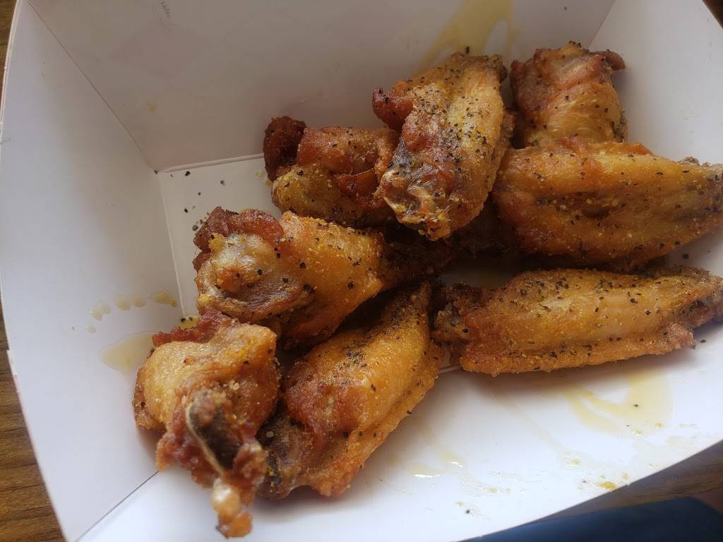 Dans Seafood & Wings | restaurant | 3991 S Gessner Rd, Houston, TX 77063, USA | 7137811788 OR +1 713-781-1788