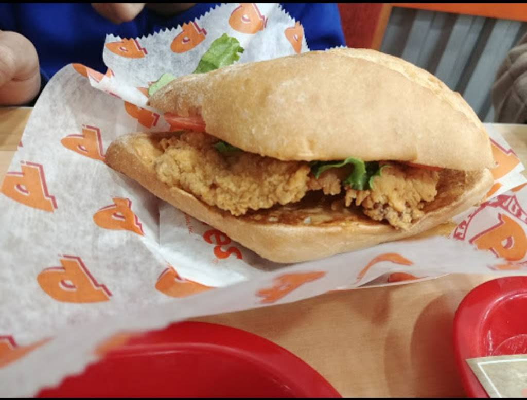 Popeyes Louisiana kitchen | restaurant | 4366 Kingston Rd, Scarborough, ON M1E 2M8, Canada | 4162824658 OR +1 416-282-4658