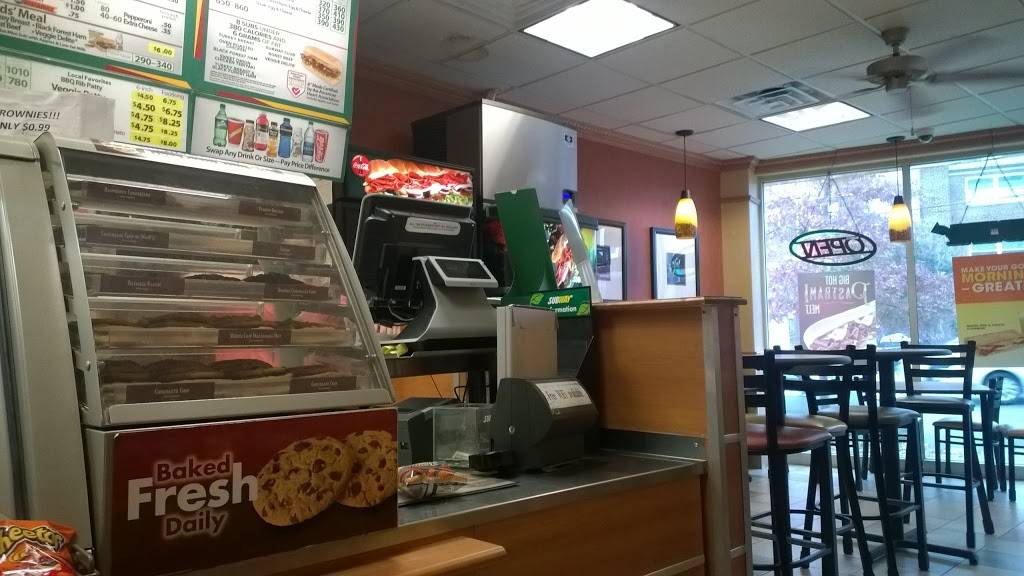 Subway Restaurants | restaurant | 59-16 Kissena Blvd, Flushing, NY 11355, USA | 7188860193 OR +1 718-886-0193