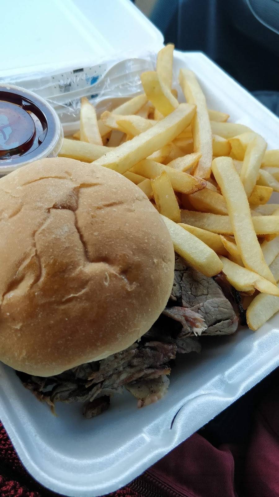 3 Pigs Bbq | restaurant | 890 E Langsford Rd, Lees Summit, MO 64063, USA | 8168132227 OR +1 816-813-2227