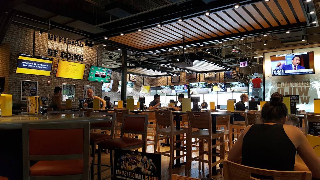 Buffalo Wild Wings | restaurant | 2650 N Narragansett Ave, Chicago, IL 60639, USA | 7736224392 OR +1 773-622-4392