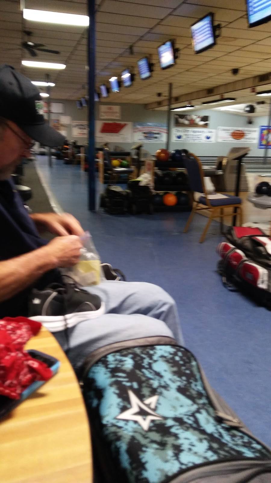 The Bowling Alley | meal takeaway | 2237 Boulevard, Colonial Heights, VA 23834, USA | 8045263862 OR +1 804-526-3862