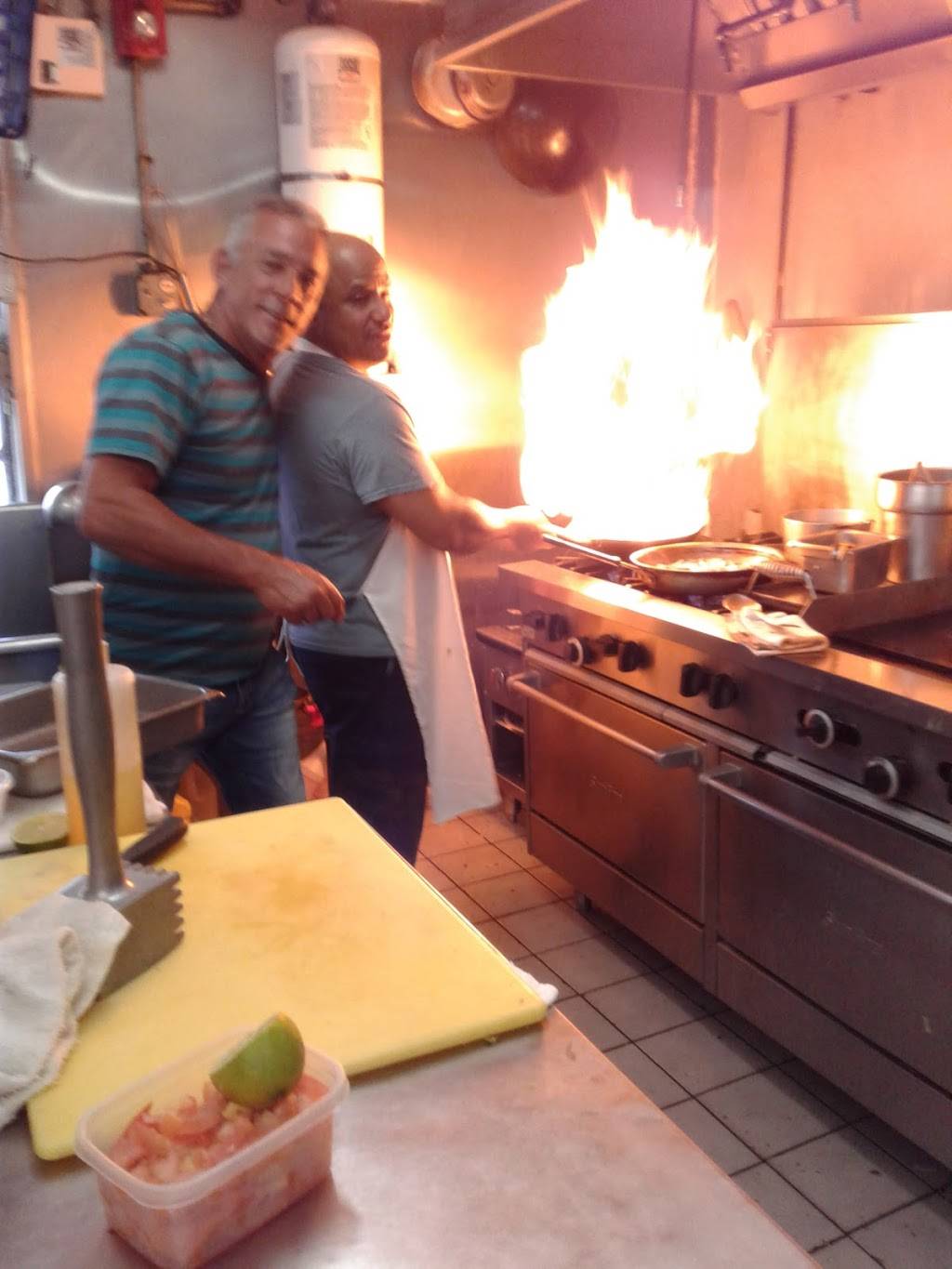 La Bamba Cafeteria of Miami | cafe | 7380 SW 42nd St, Miami, FL 33155, USA | 3052667733 OR +1 305-266-7733