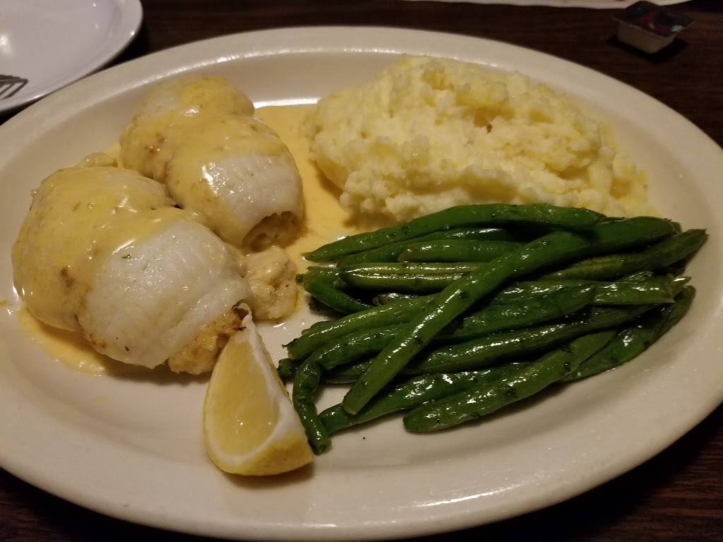 Giardinos Family Restaurant | restaurant | 242 Main St, West Yarmouth, MA 02673, USA | 5087750333 OR +1 508-775-0333