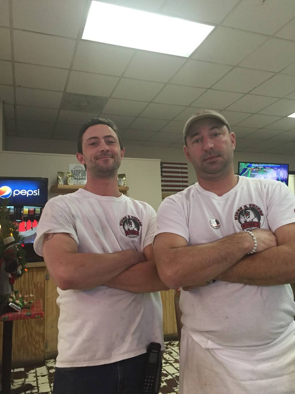 Ryders Wings & Things | restaurant | 283 Springs Fireplace Rd, East Hampton, NY 11937, USA | 6313292500 OR +1 631-329-2500