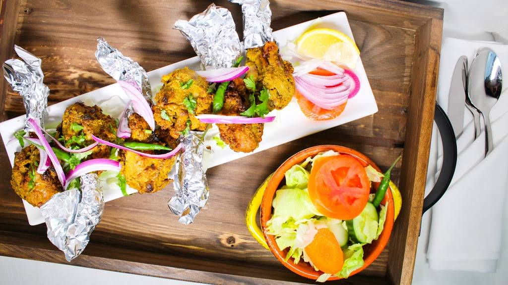 Urban Maharajas | restaurant | 8750 Jane St Unit 1, Concord, ON L4K 2M9, Canada | 9055979494 OR +1 905-597-9494