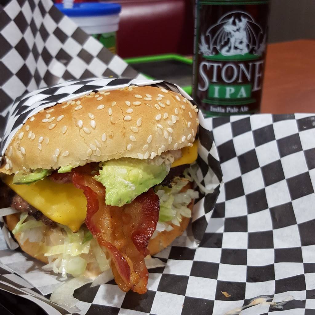 Super Chili Burgers | restaurant | 6090 Riverside Dr, Chino, CA 91710, USA | 9096281714 OR +1 909-628-1714